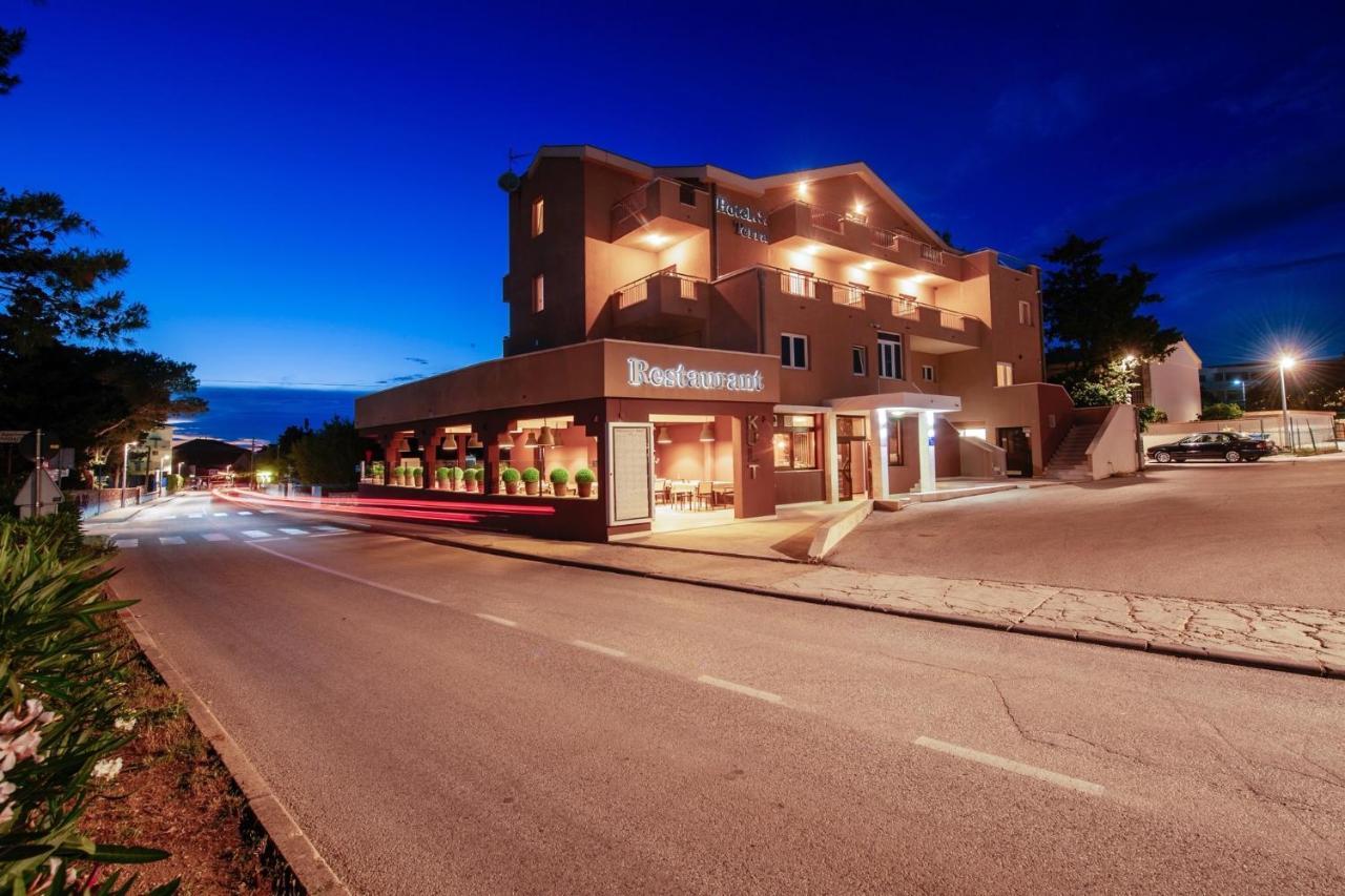 Hotel Terra Novalja Kültér fotó