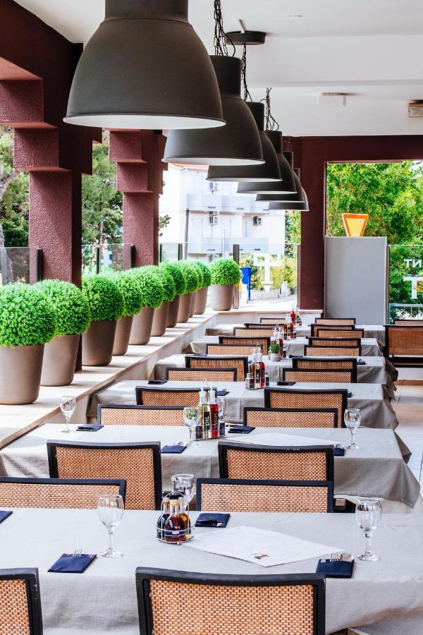 Hotel Terra Novalja Kültér fotó