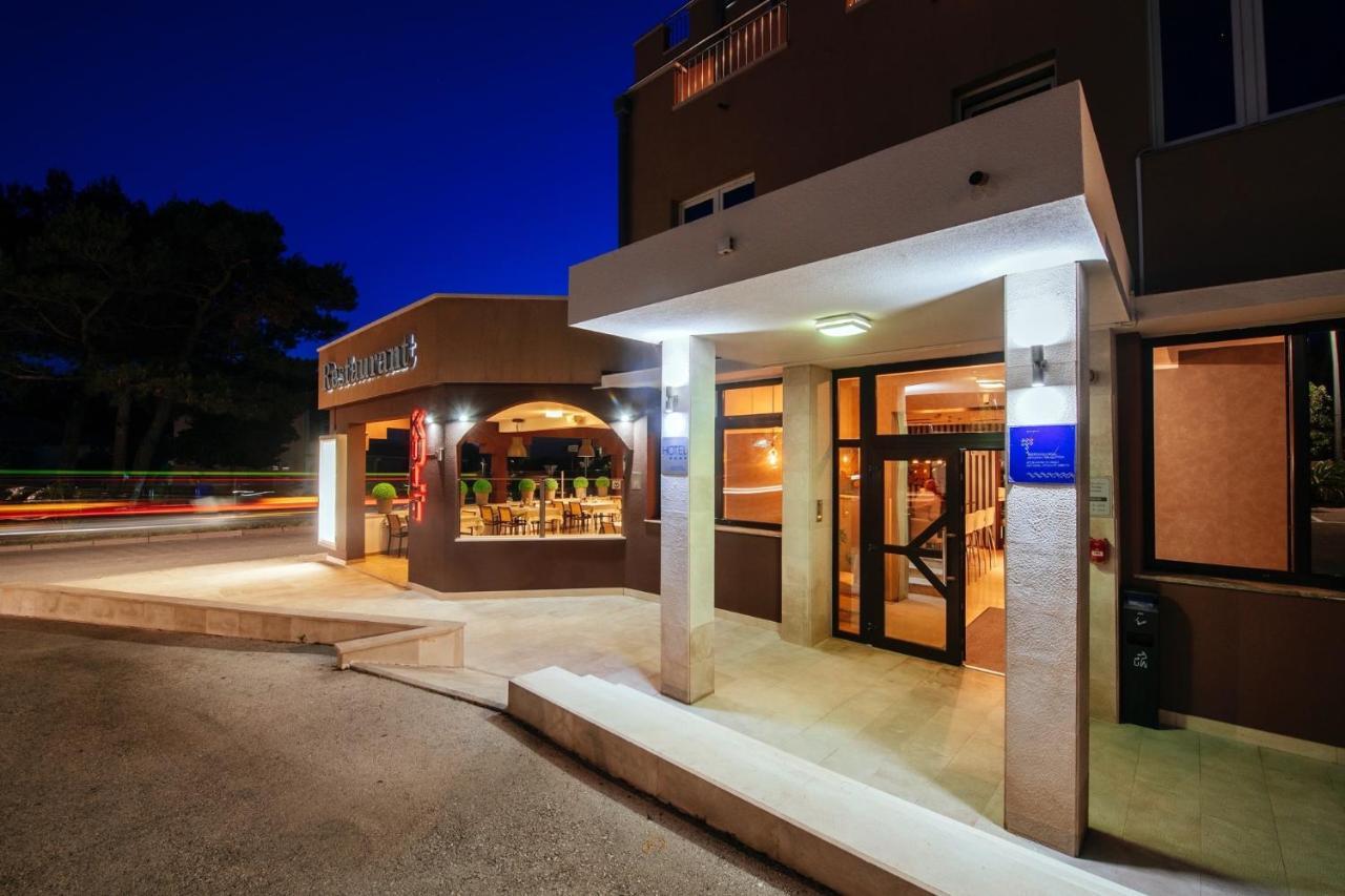 Hotel Terra Novalja Kültér fotó