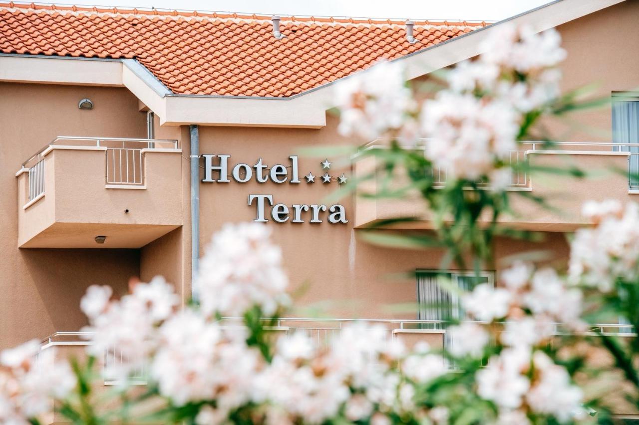 Hotel Terra Novalja Kültér fotó
